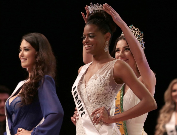 ana-luisa-castro-candidata-de-sergipe-recebe-a-coroa-de-miss-mundo-brasil-2015-1435460134784_615x470