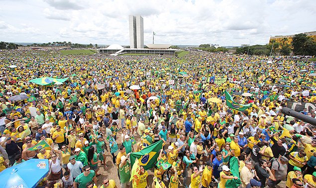 ForaDilmaBrancos