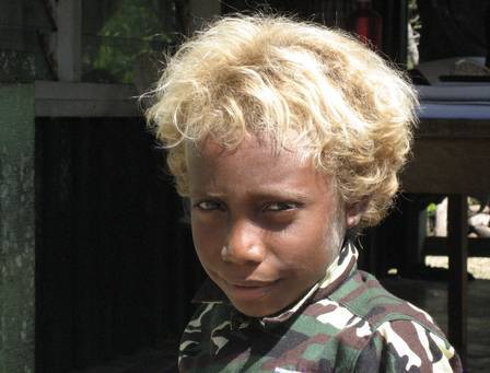 crianca-negra-loira-loura-2