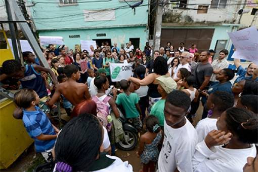Professor da Fiocruz, Paulo Bruno, é solto com outros 19 presos políticos