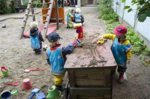 meninas-e-meninos-no-recreio-escolar-3