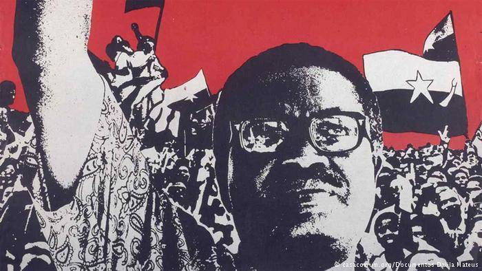 1975 – Cabo Verde torna-se independente