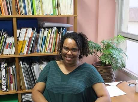 A antropóloga Jaqueline Lima afirma que o foco dos temas mudou para questões como a permanência do aluno negro e cotista na universidade Foto: Divulgação