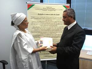 tolerancia-religiosa-e-racismo-na-infancia-romulo-avila
