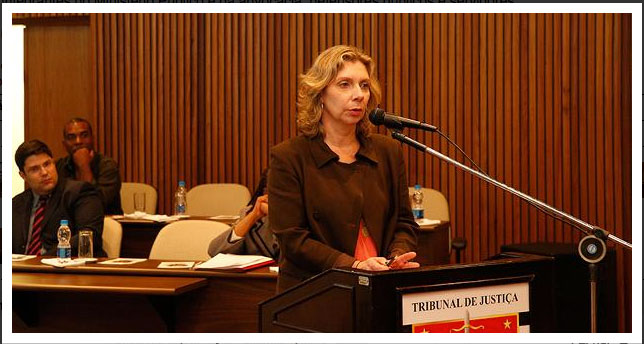 Presidente da Themis–Gênero, Justiça e Cidadania, Denise Dora