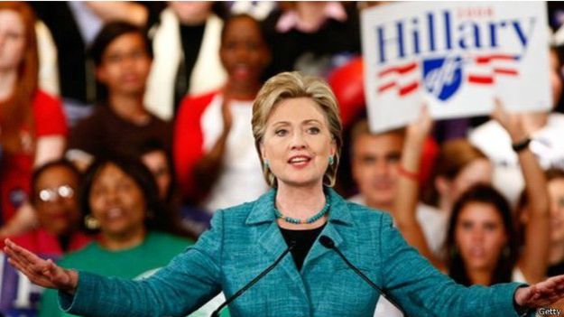 "Embora não tenhamos sido capazes de quebrar o mais alto e mais forte teto de vidro política americana, graças a você fizemos 18 milhões de rachaduras", disse Hillary, sobre os votos que teve durante as primárias dos democratas