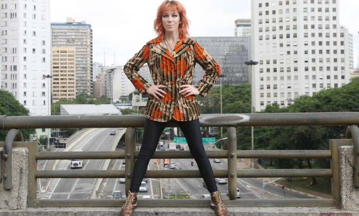 Karina Burh é musa da nova geração feminista - Michel Filho / Agência O Globo