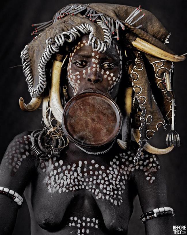 Guerreiro da tribo Mursi, da Etiópia