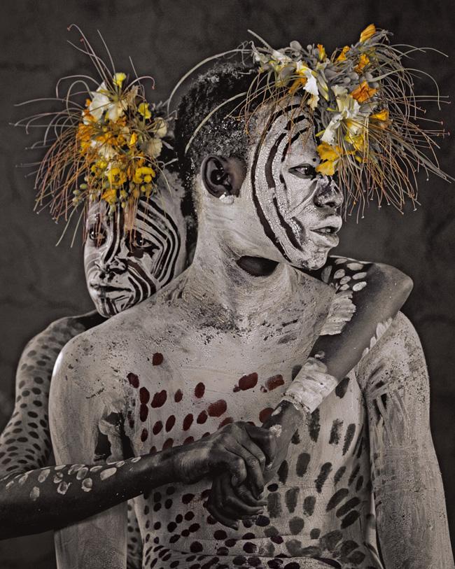 Dois irmãos da tribo Omo, da Etiópia
