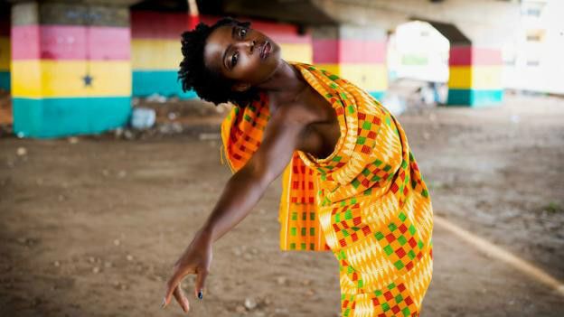 A estrela da série é a atriz MaameYaa Boafo, filha de ganenses que vive em Nova York