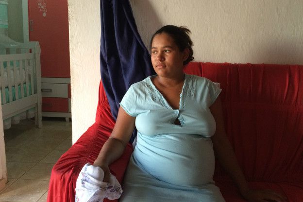 Thamires terá que voltar a Recife com a filha, Valentina, para fazer mais exames, mas diz estar menos nervosa
