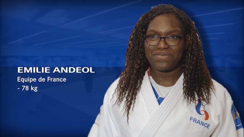 Emilie Andeol cabelo