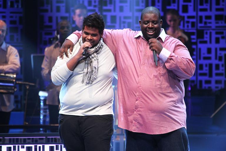 img-391290-pericles-se-emociona-ao-cantar-com-o-filho-lucas-morato
