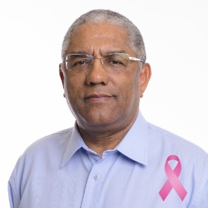 4out2016-o-prefeito-de-matozinhos-mg-antonio-divino-e-um-dos-93-eleitos-que-se-declararam-de-cor-preta-1475874169786_300x300