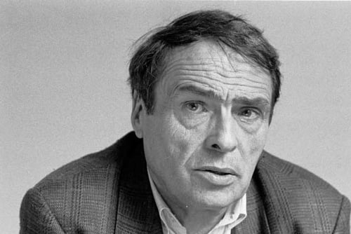 Le sociologue Pierre Bourdieu au Collège de France. The sociologist Pierre Bourdieu at the College de France. El sociologo Pierre Bourdieu en el College de France. Paris. Fin des années 1990. Photo: Leonardo Antoniadis.