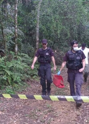 a-policia-encontrou-os-corpos-no-domingo-6-em-mogi-das-cruzes-1478628771364_300x420