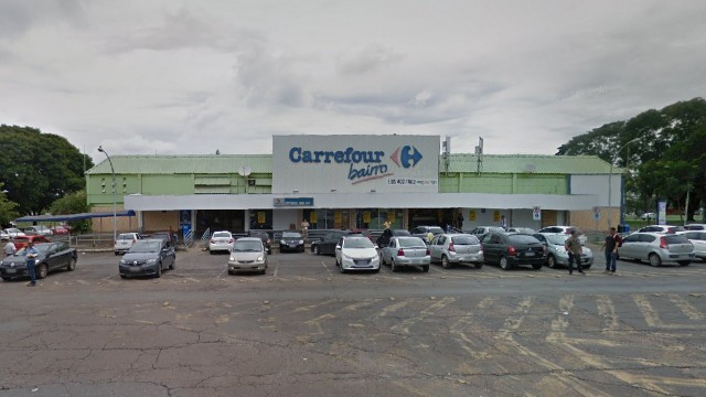 Homem é acusado de injúria por chamar caixa de supermercado de 'negra incompetente'